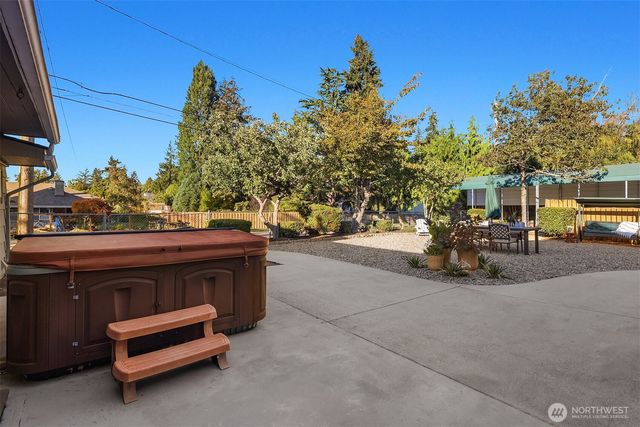 11902 21st Avenue SW, Burien, WA 98146
