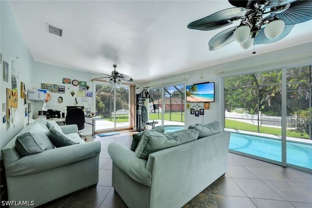 360 16th AVE NW, Naples, FL 34120