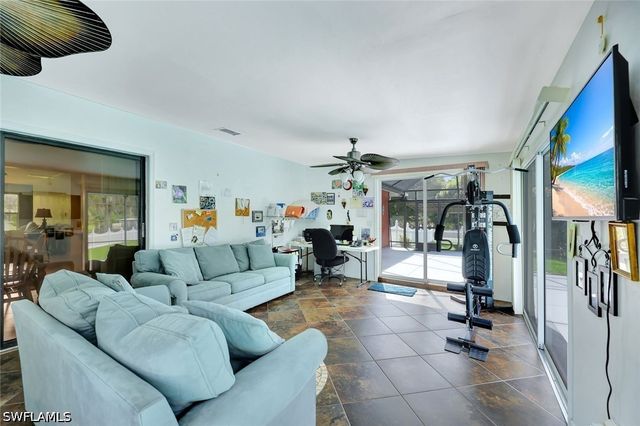 360 16th AVE NW, Naples, FL 34120