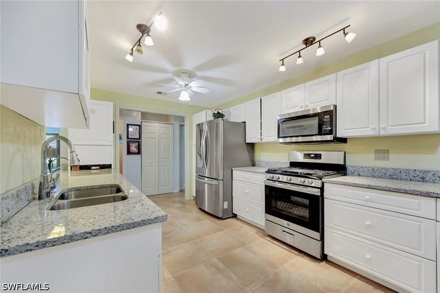 360 16th AVE NW, Naples, FL 34120