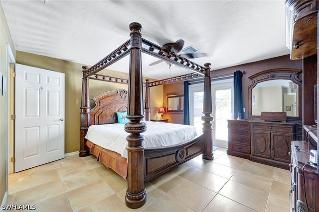 360 16th AVE NW, Naples, FL 34120