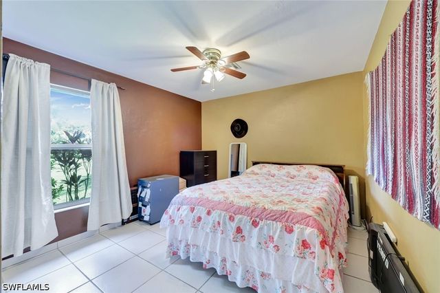 360 16th AVE NW, Naples, FL 34120