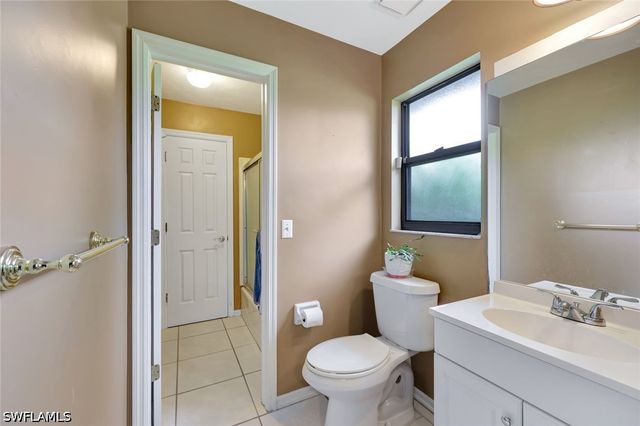 360 16th AVE NW, Naples, FL 34120