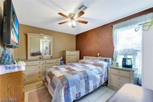 360 16th AVE NW, Naples, FL 34120