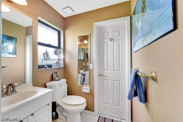 360 16th AVE NW, Naples, FL 34120