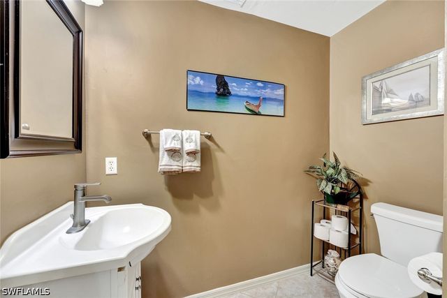 360 16th AVE NW, Naples, FL 34120