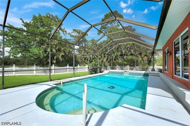 360 16th AVE NW, Naples, FL 34120