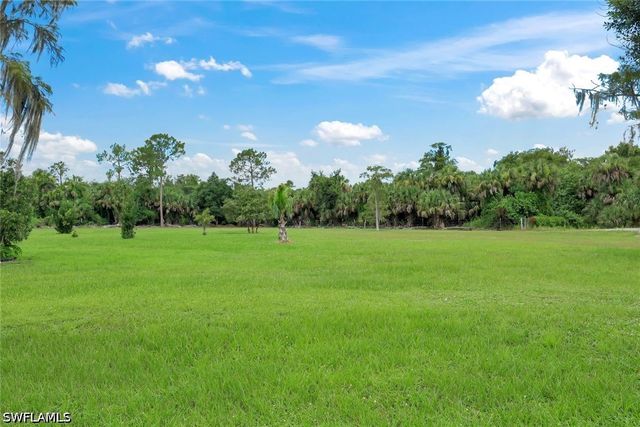 360 16th AVE NW, Naples, FL 34120