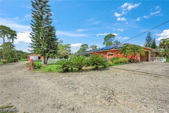 360 16th AVE NW, Naples, FL 34120