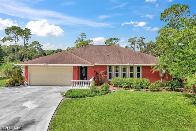 360 16th AVE NW, Naples, FL 34120