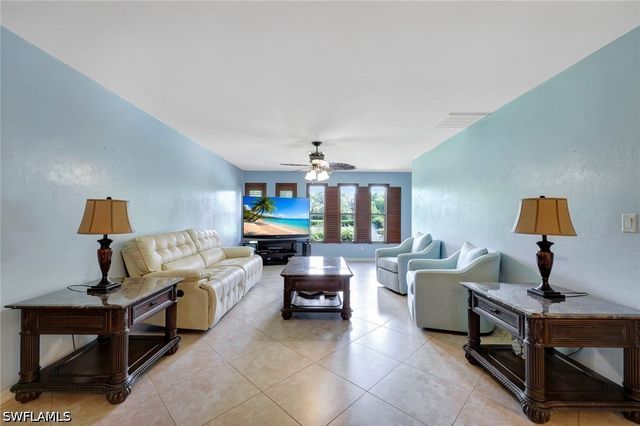 360 16th AVE NW, Naples, FL 34120