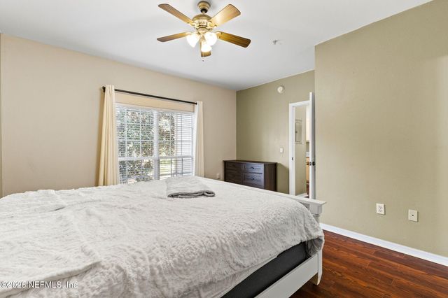 7800 POINT MEADOWS Drive 621, Jacksonville, FL 32256