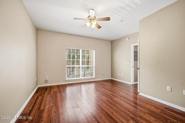 7800 POINT MEADOWS Drive 621, Jacksonville, FL 32256