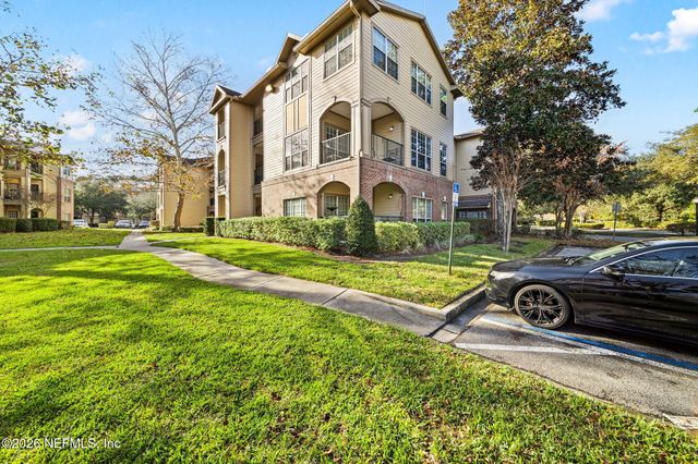 7800 POINT MEADOWS Drive 621, Jacksonville, FL 32256