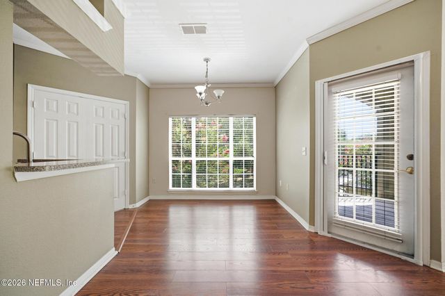 7800 POINT MEADOWS Drive 621, Jacksonville, FL 32256