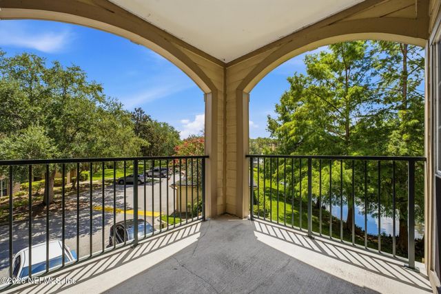 7800 POINT MEADOWS Drive 621, Jacksonville, FL 32256