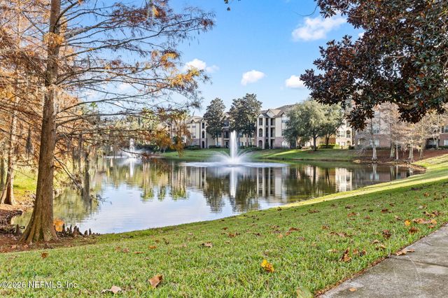 7800 POINT MEADOWS Drive 621, Jacksonville, FL 32256