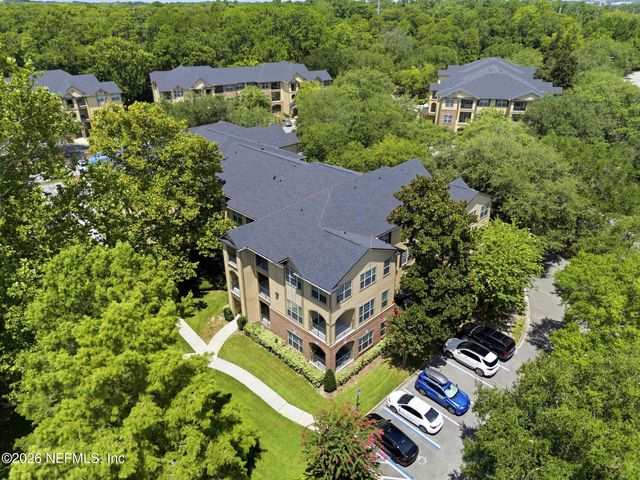 7800 POINT MEADOWS Drive 621, Jacksonville, FL 32256