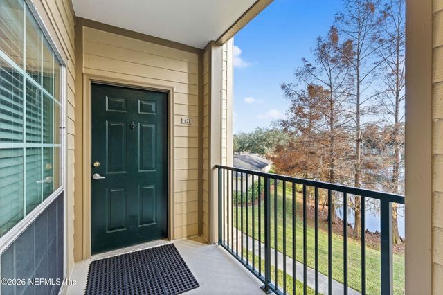 7800 POINT MEADOWS Drive 621, Jacksonville, FL 32256