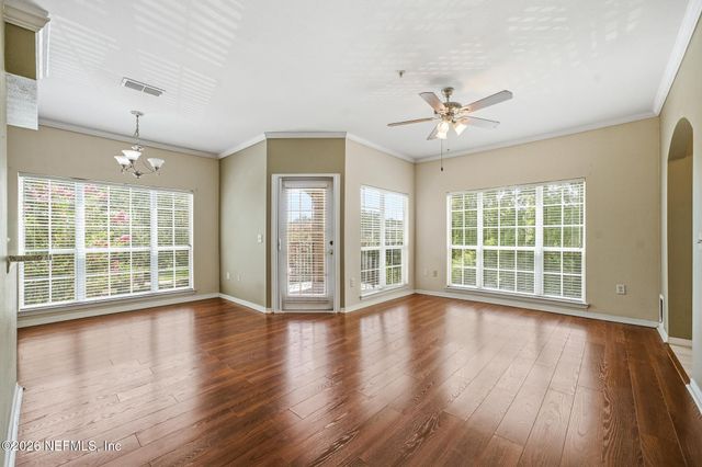 7800 POINT MEADOWS Drive 621, Jacksonville, FL 32256