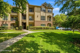 7800 POINT MEADOWS Drive 621, Jacksonville, FL 32256