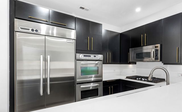 914 W Hubbard Street 305, Chicago, IL 60642