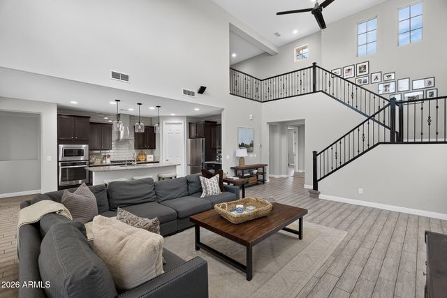 10738 W WHITEHORN Way, Peoria, AZ 85383