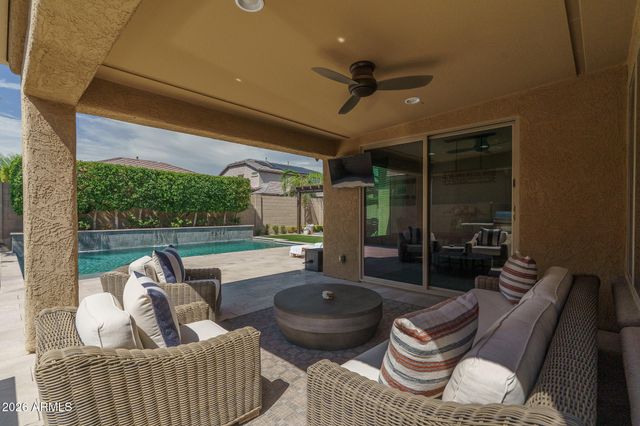 10738 W WHITEHORN Way, Peoria, AZ 85383