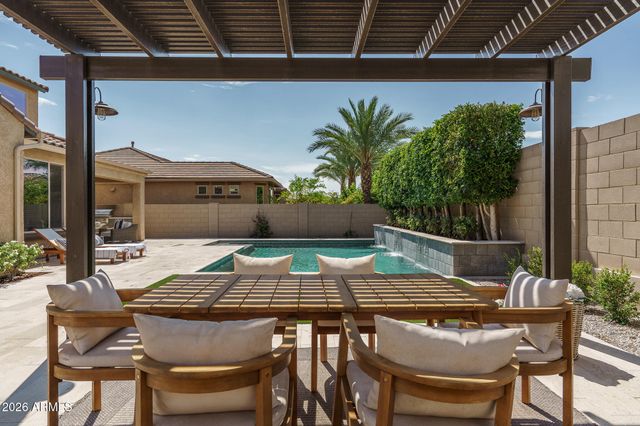 10738 W WHITEHORN Way, Peoria, AZ 85383