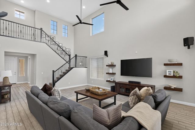 10738 W WHITEHORN Way, Peoria, AZ 85383