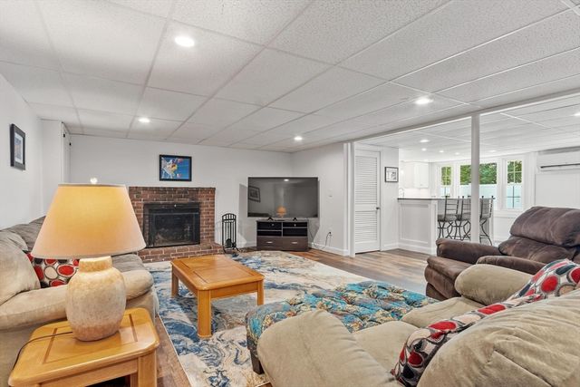 1 Riverview Ave, Maynard, MA 01754