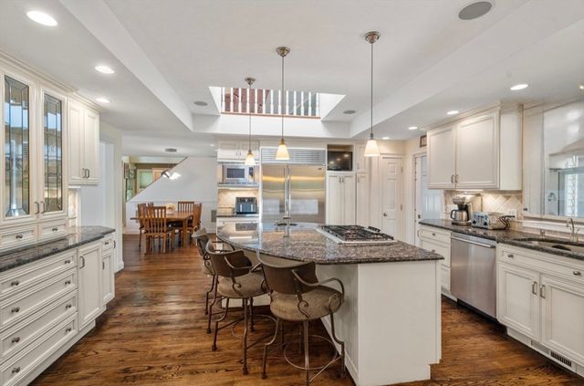 183 Old Farm Rd, Newton, MA 02459