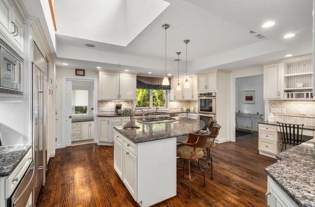 183 Old Farm Rd, Newton, MA 02459