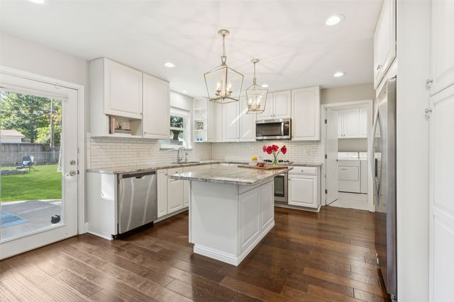 10626 Larchfield Lane, Dallas, TX 75238