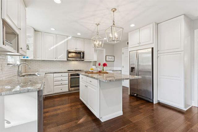 10626 Larchfield Lane, Dallas, TX 75238