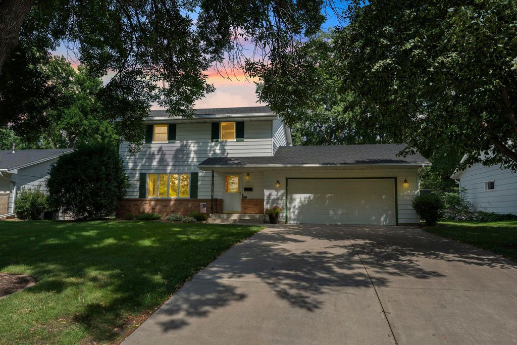 1015 Main Street S, Shakopee, MN 55379