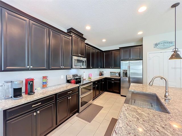 31920 GEOFF WAY, Sorrento, FL 32776