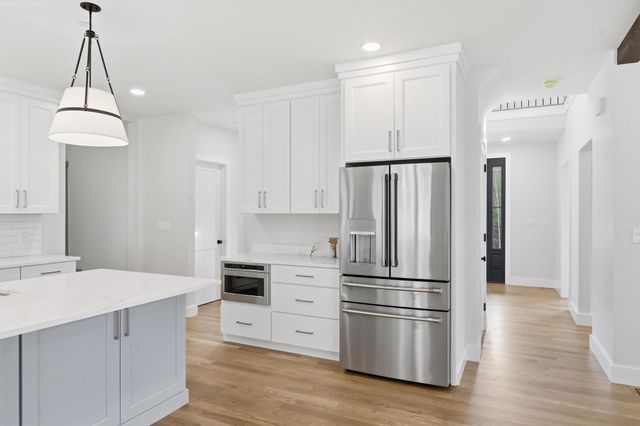 17 Newbury Road, Pelham, NH 03076
