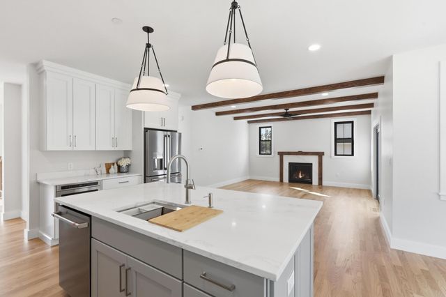 17 Newbury Road, Pelham, NH 03076
