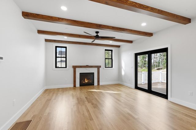 17 Newbury Road, Pelham, NH 03076