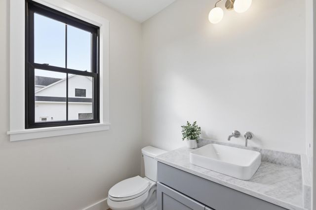 17 Newbury Road, Pelham, NH 03076