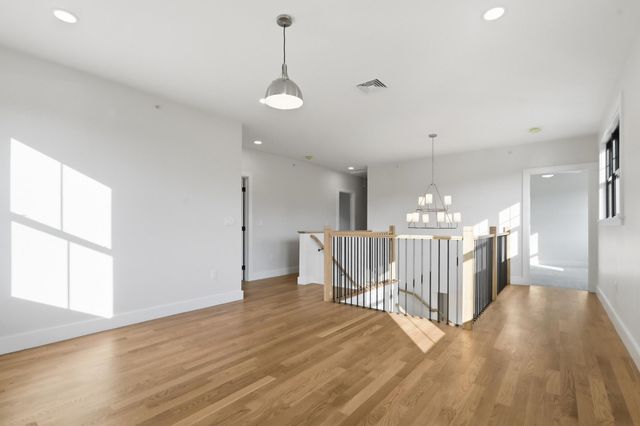17 Newbury Road, Pelham, NH 03076