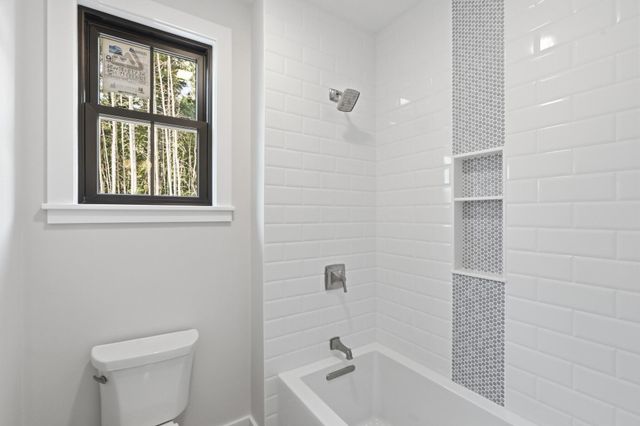 17 Newbury Road, Pelham, NH 03076