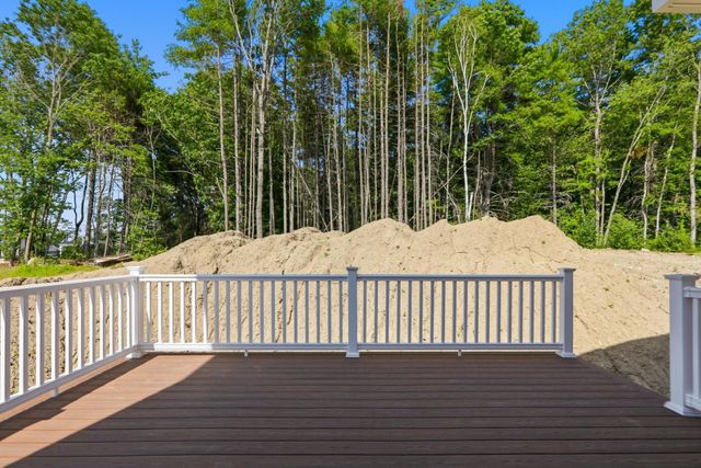17 Newbury Road, Pelham, NH 03076