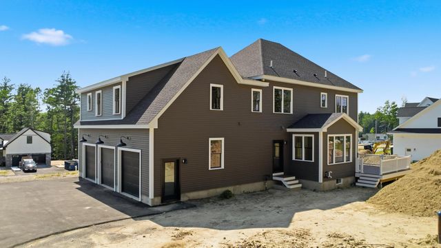 17 Newbury Road, Pelham, NH 03076