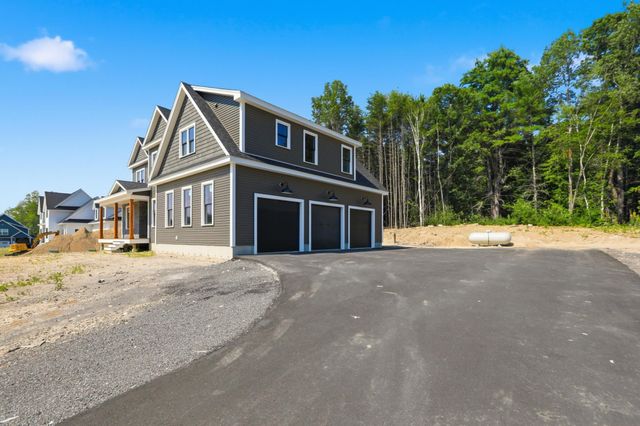 17 Newbury Road, Pelham, NH 03076