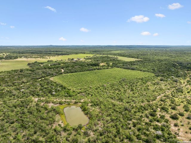 547 COUNTY ROAD 3401, Hondo, TX 78861