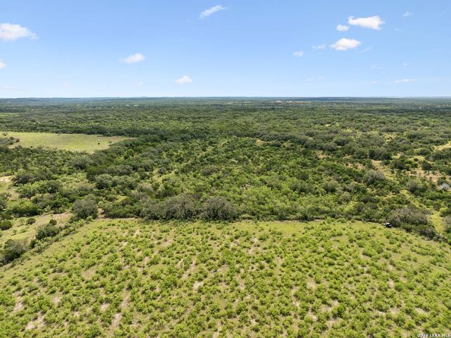547 COUNTY ROAD 3401, Hondo, TX 78861