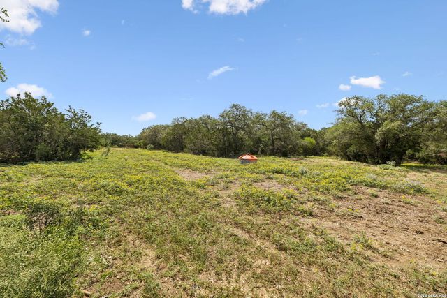 547 COUNTY ROAD 3401, Hondo, TX 78861