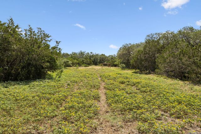 547 COUNTY ROAD 3401, Hondo, TX 78861